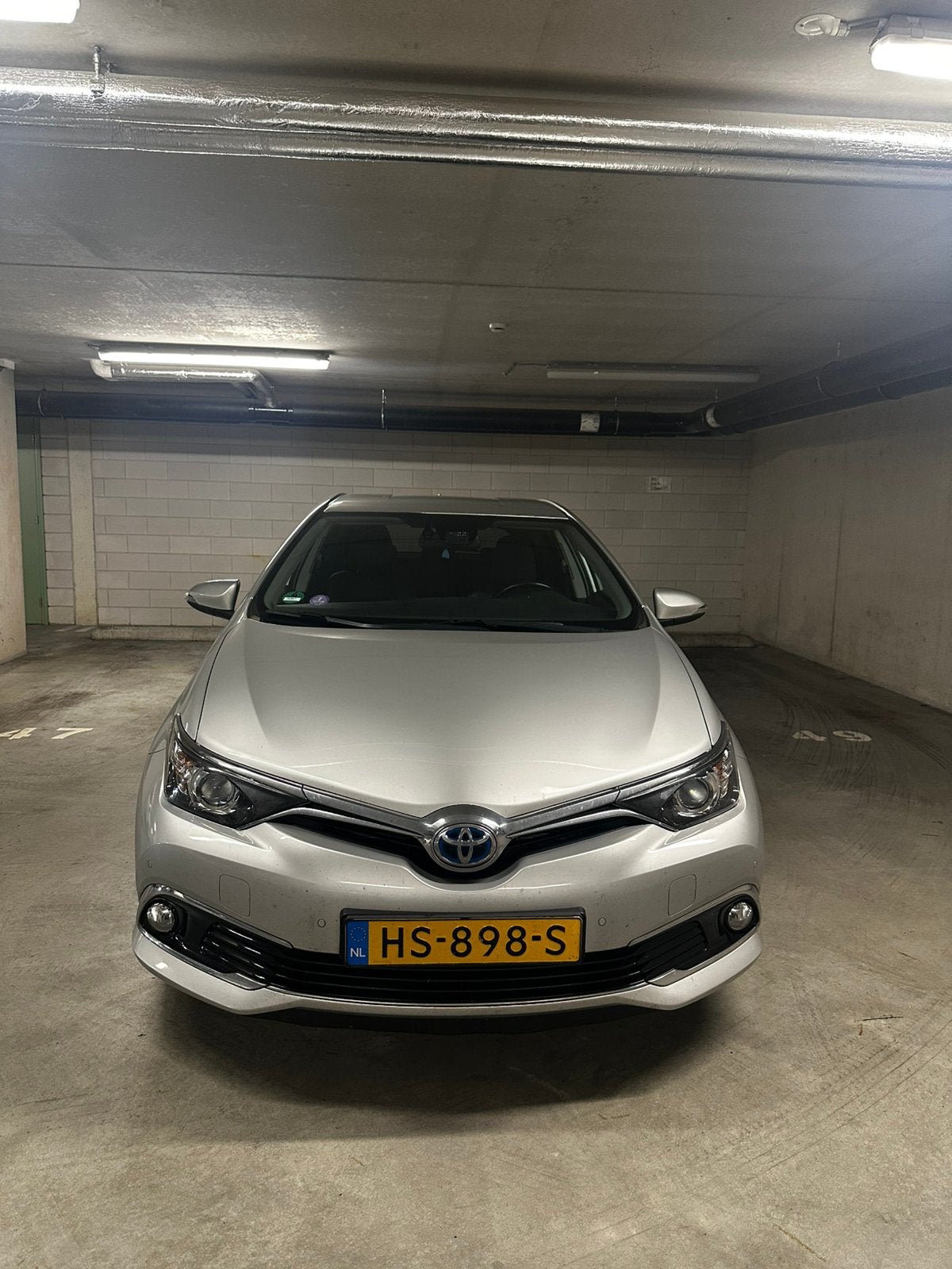 Toyota Auris 1.8 Hybrid 5DR CVT 2016 Grijs, 28 km/l, Origineel Nederlands, Auris, 1285 kg