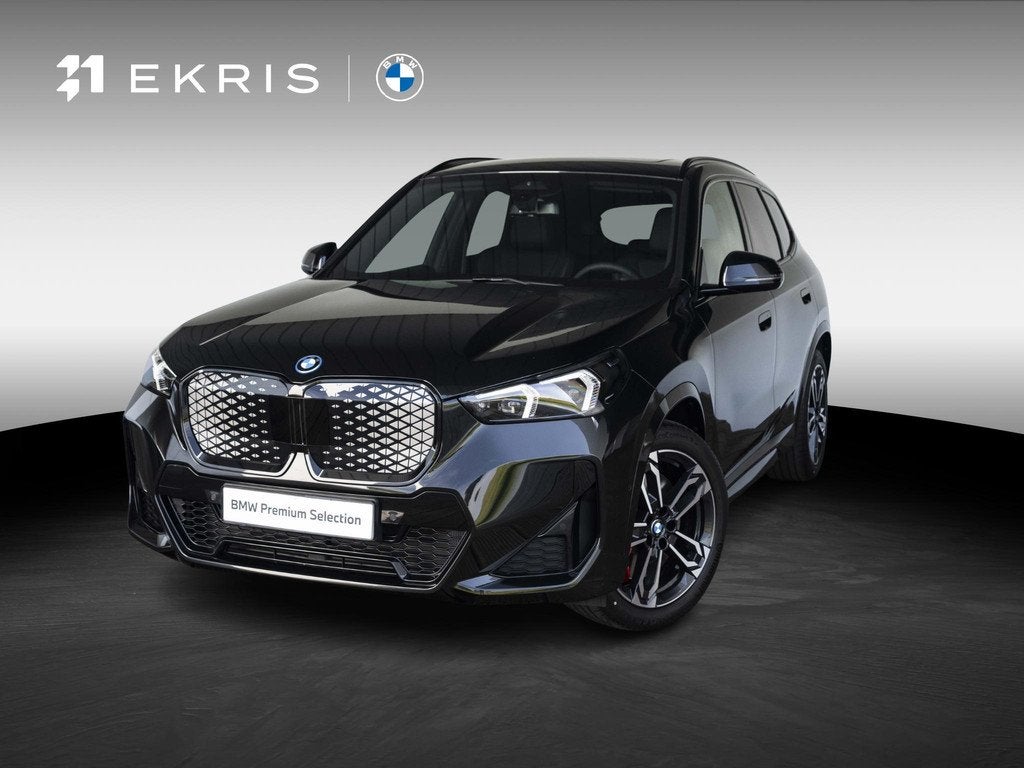 BMW iX1 eDrive20 | M Sportpakket Pro | Premium Pack | Travel, Auto's, BMW, 514 km, Gebruikt, Met garantie (alle), Zwart