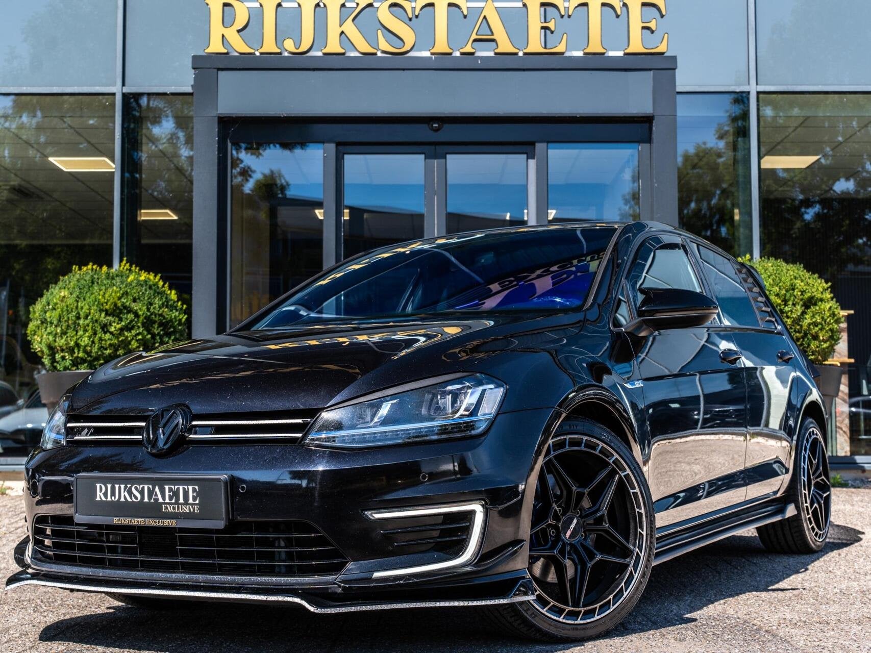 Volkswagen Golf 1.4 TSI GTE|CAMERA|CRUISE|19''|APP|CLIMATE, Auto's, Dealer onderhouden, Gebruikt, Euro 6, 4 cilinders
