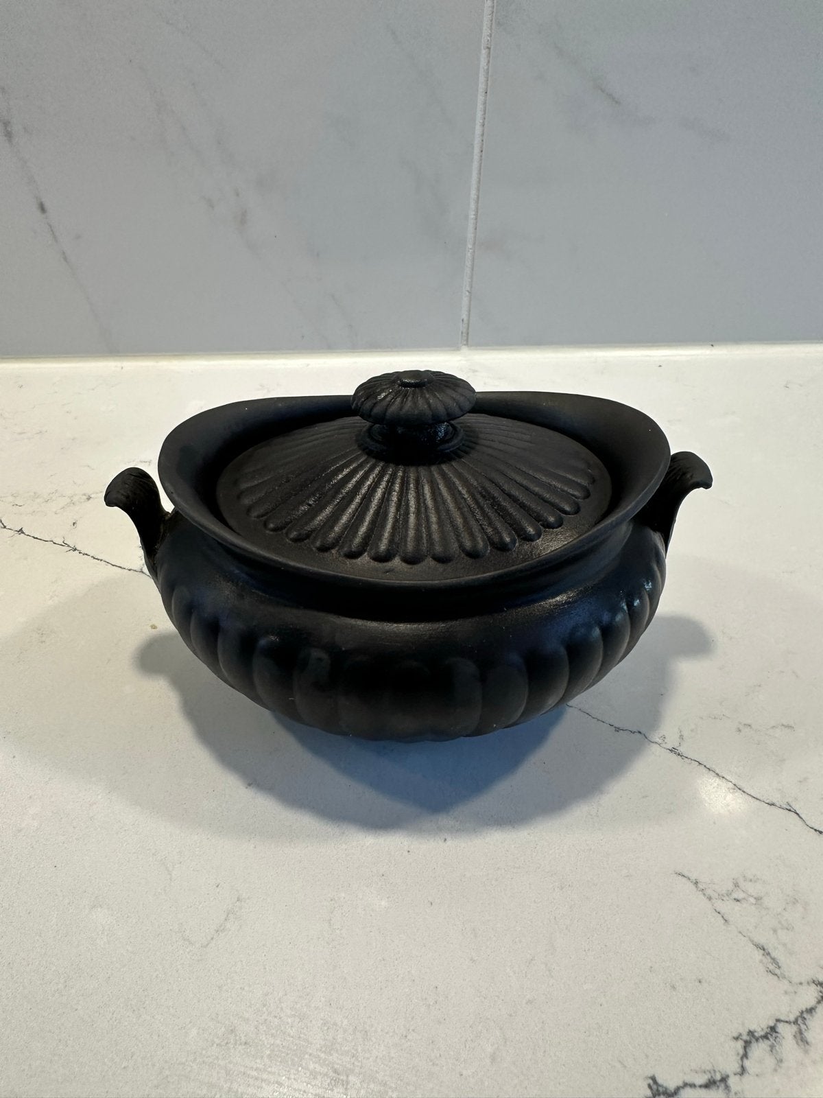Wedgwood Etruria England Zwarte Basalt Suikerpot, Ophalen of Verzenden