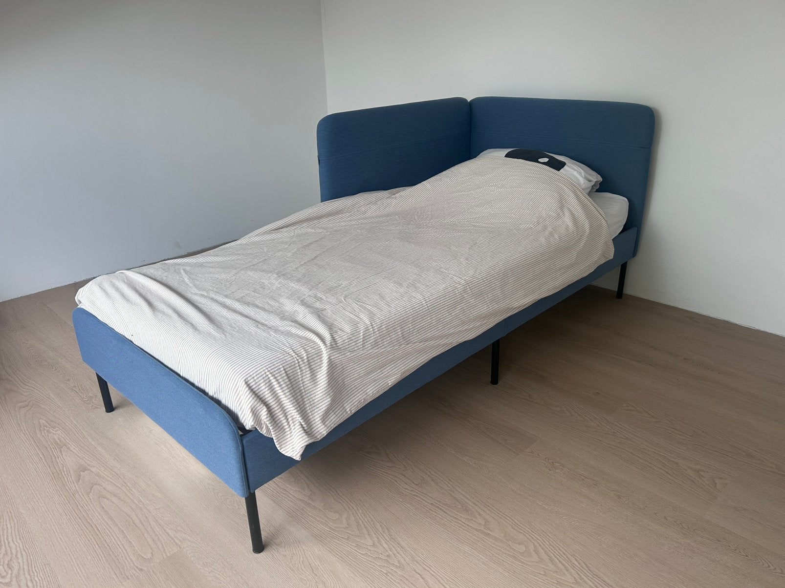 Ikea bed eenpersoons, Ophalen, 85 tot 100 cm, Zo goed als nieuw, Matras