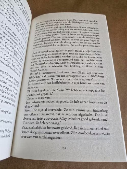 John Grisham - De claim h, Ophalen of Verzenden, Zo goed als nieuw, John Grisham, Wereld overig