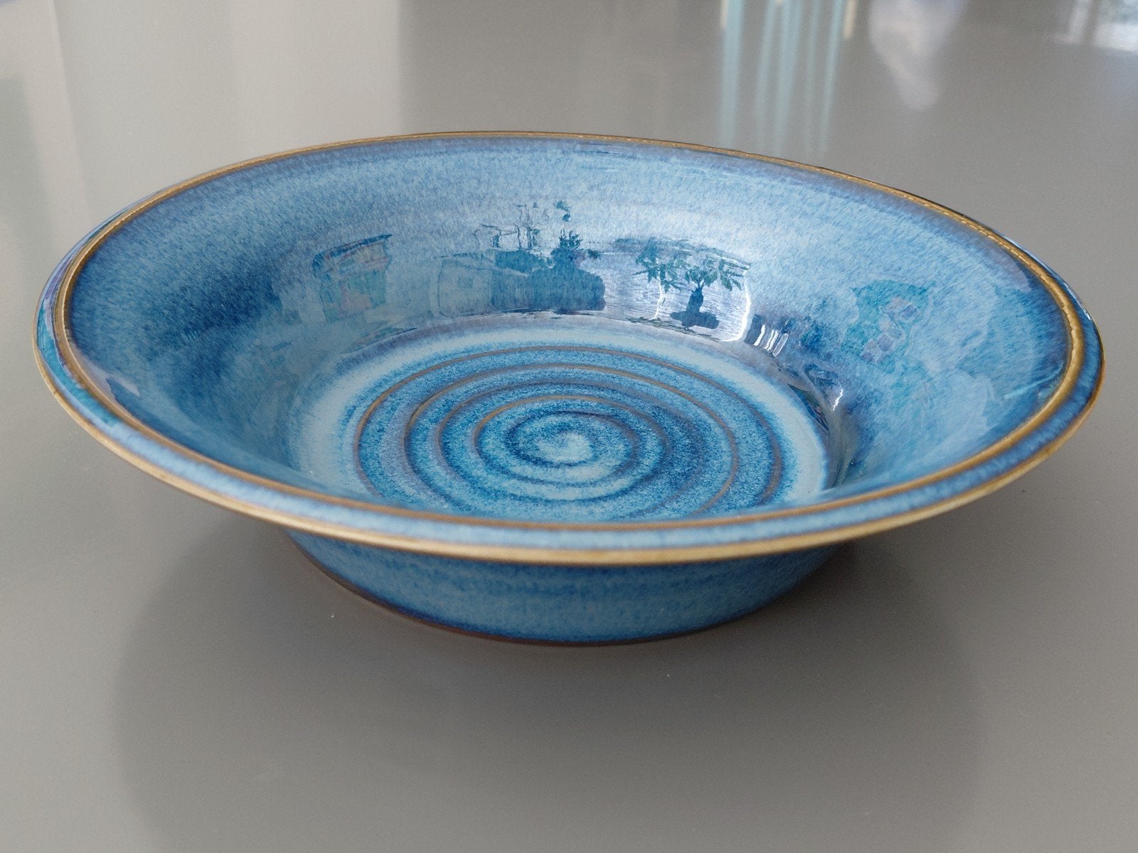 Prachtige blauwe keramische schaal van Gubbels Helden, Ophalen of Verzenden