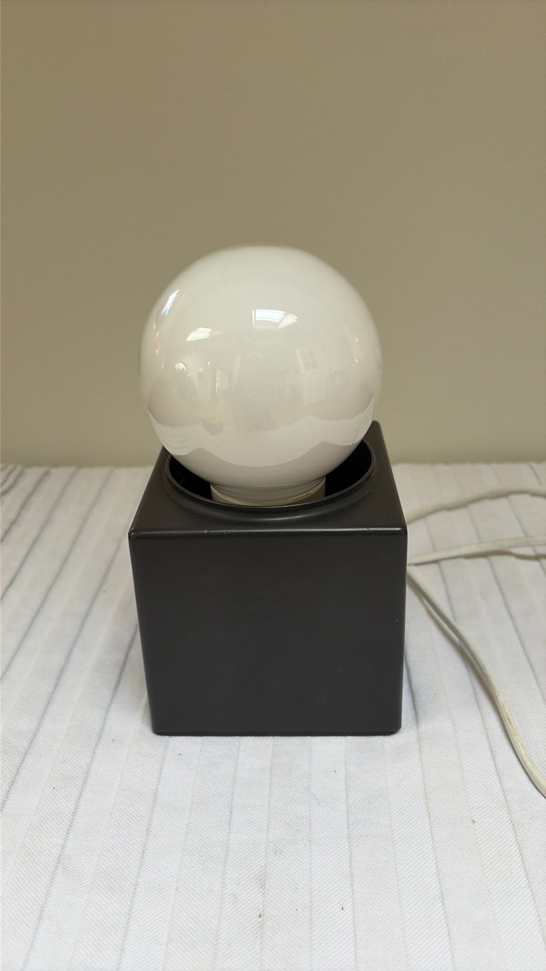 Philips zwarte kubus wandlamp of tafellamp, Ophalen of Verzenden, Zo goed als nieuw
