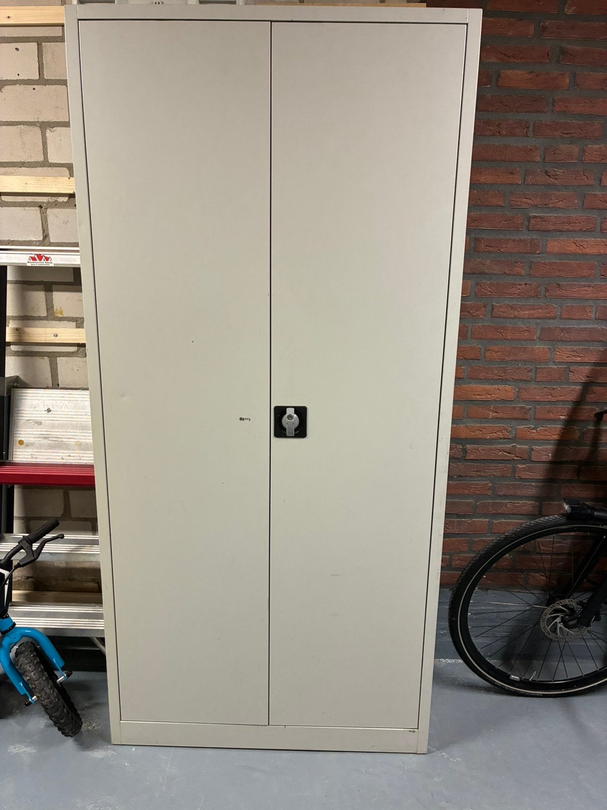 Metalen kast, Huis en Inrichting, Kasten | Roldeurkasten en Archiefkasten, Ophalen, Gebruikt, 25 tot 50 cm, 50 tot 100 cm