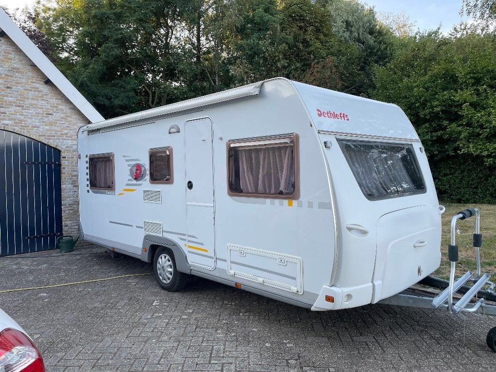 Dethleffs 510 TK (2002) – gezinscaravan | stapelbed | airco, Caravans en Kamperen, Rondzit, Particulier, 5 tot 6 meter, Tot en met 6