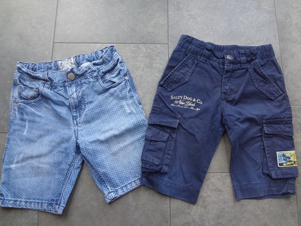 2x korte broek - maat 104, Broek, Ophalen of Verzenden, Zo goed als nieuw, Salty Dog