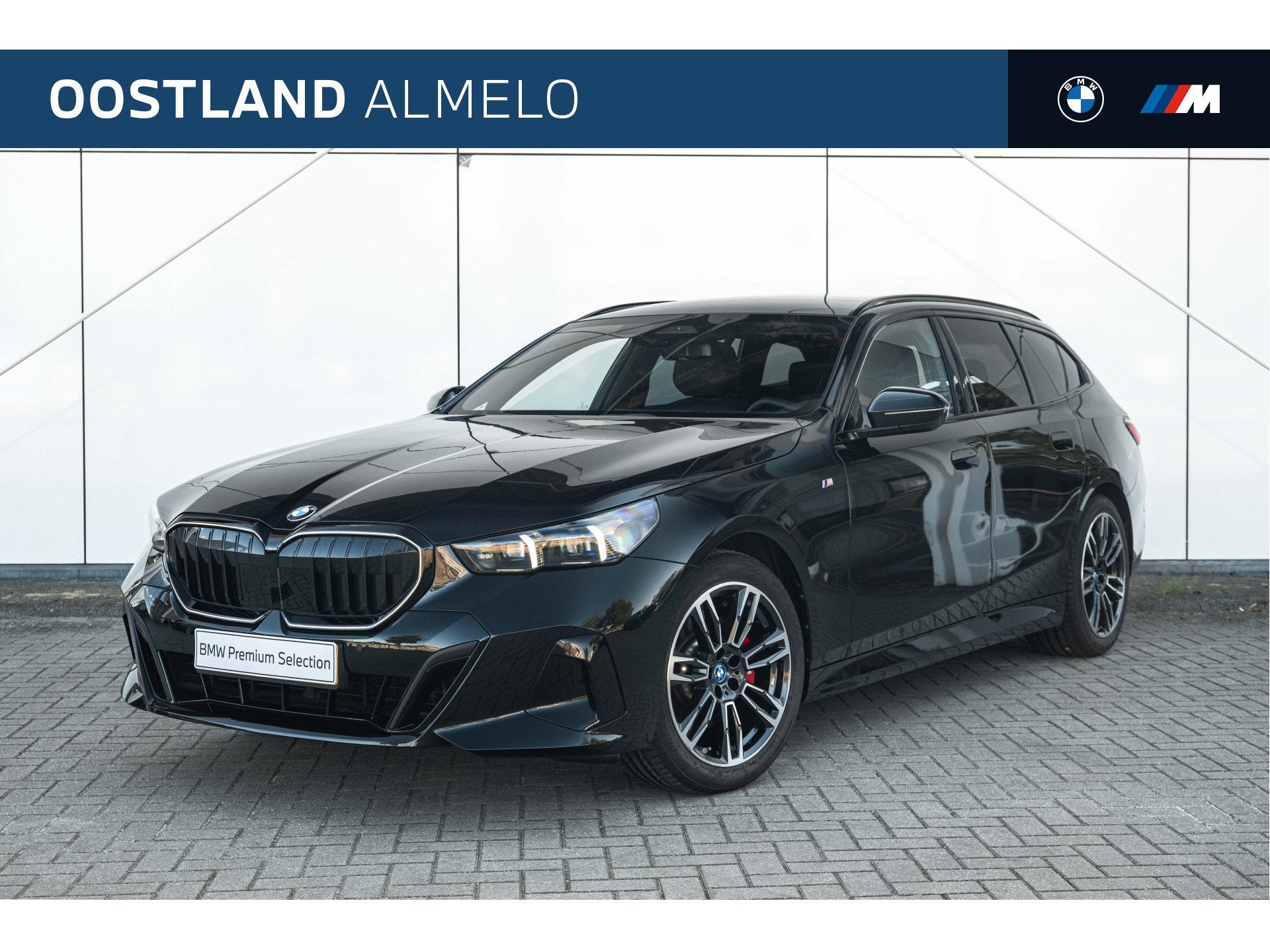 BMW 5 Serie Touring 520i M Sport Automaat / Trekhaak / Panor