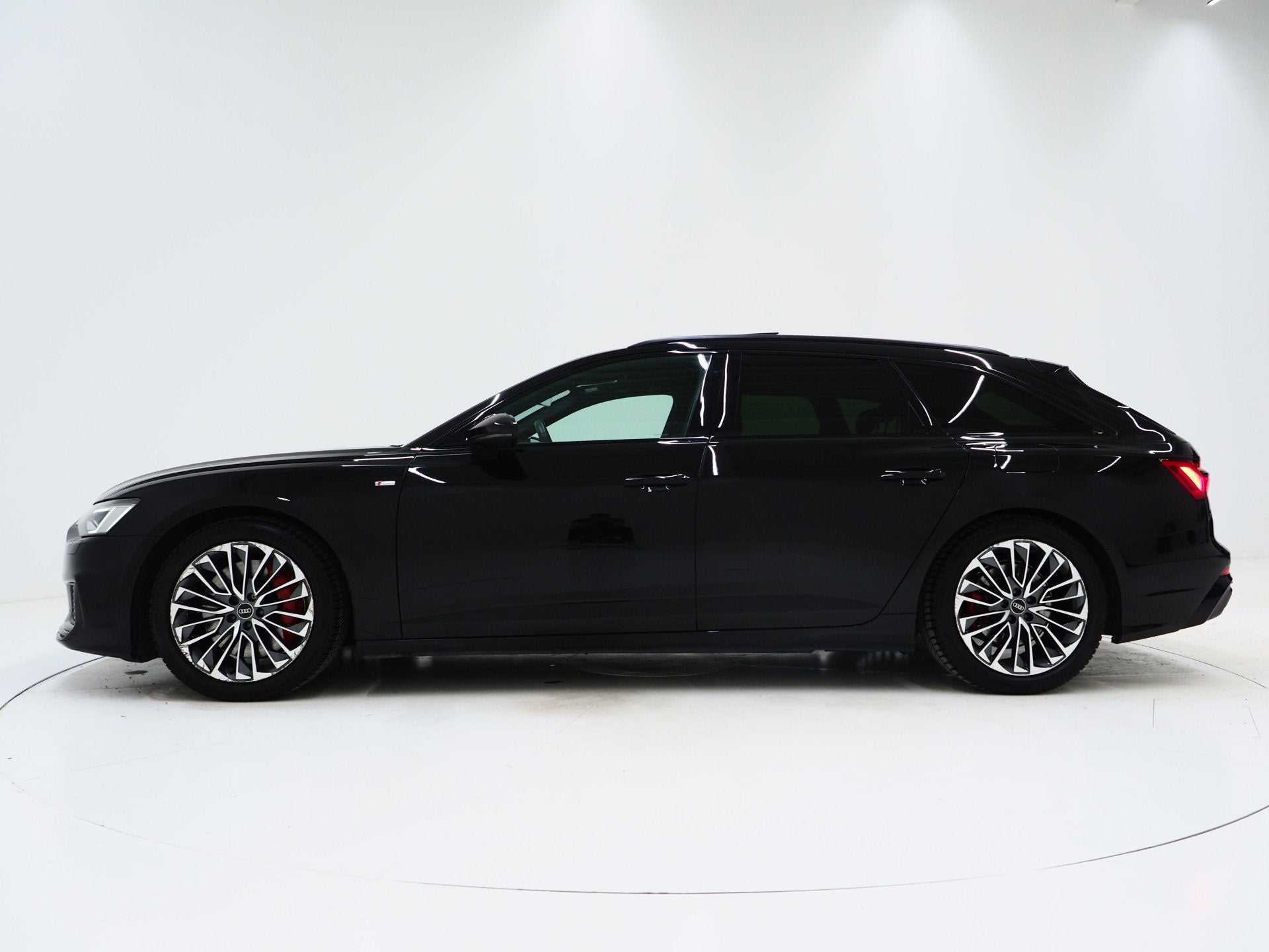 Audi A6 Avant 55 TFSI e quattro Competition Full Black | Pan, Automaat, Gebruikt, 4 cilinders, Zwart