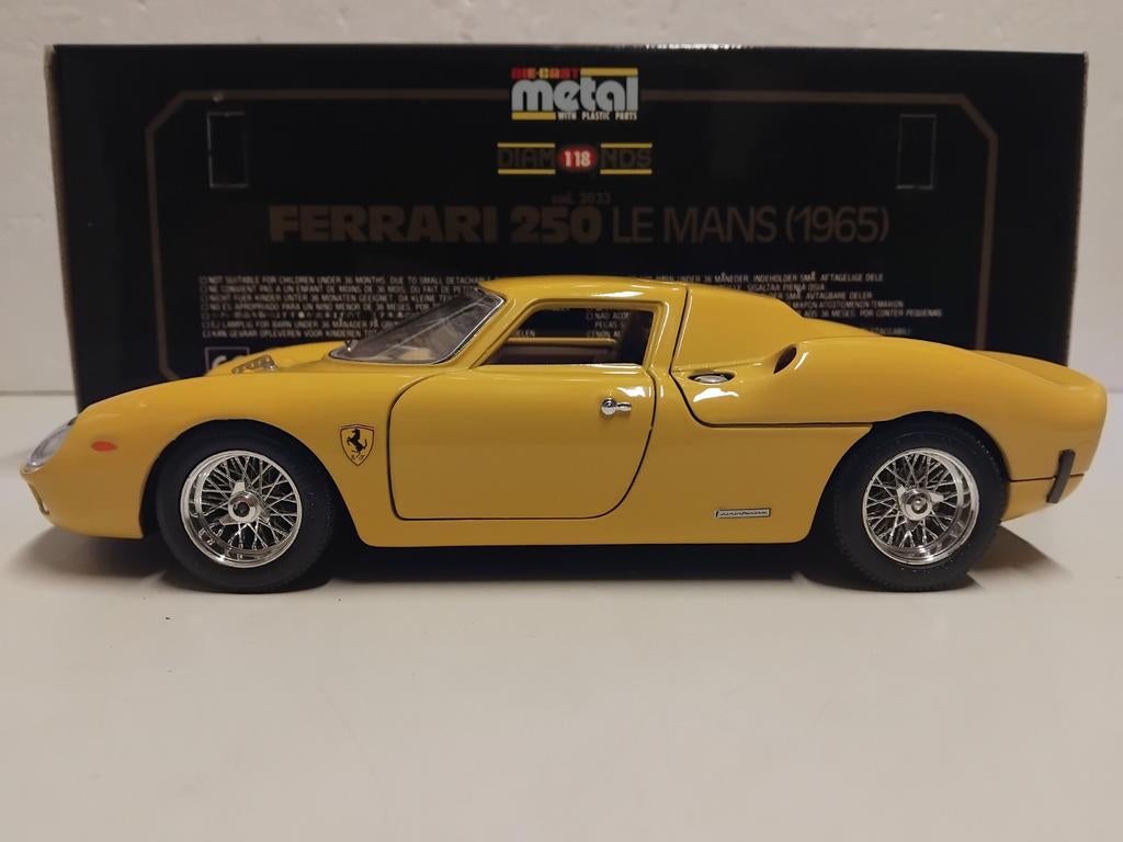 Ferrari 250 LM 1965 Le Mans geel Bburago metal 1:18 KRD, Hobby en Vrije tijd, Modelauto's | 1:18, Ophalen of Verzenden, Zo goed als nieuw