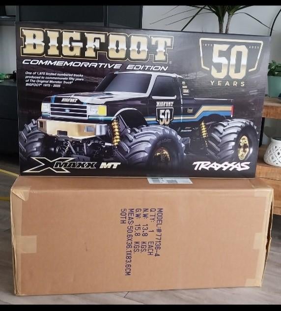 Traxxas Xmaxx 8s Bigfoot 50th Anniversary Edition, Hobby en Vrije tijd, Modelbouw | Radiografisch | Auto's, Ophalen of Verzenden