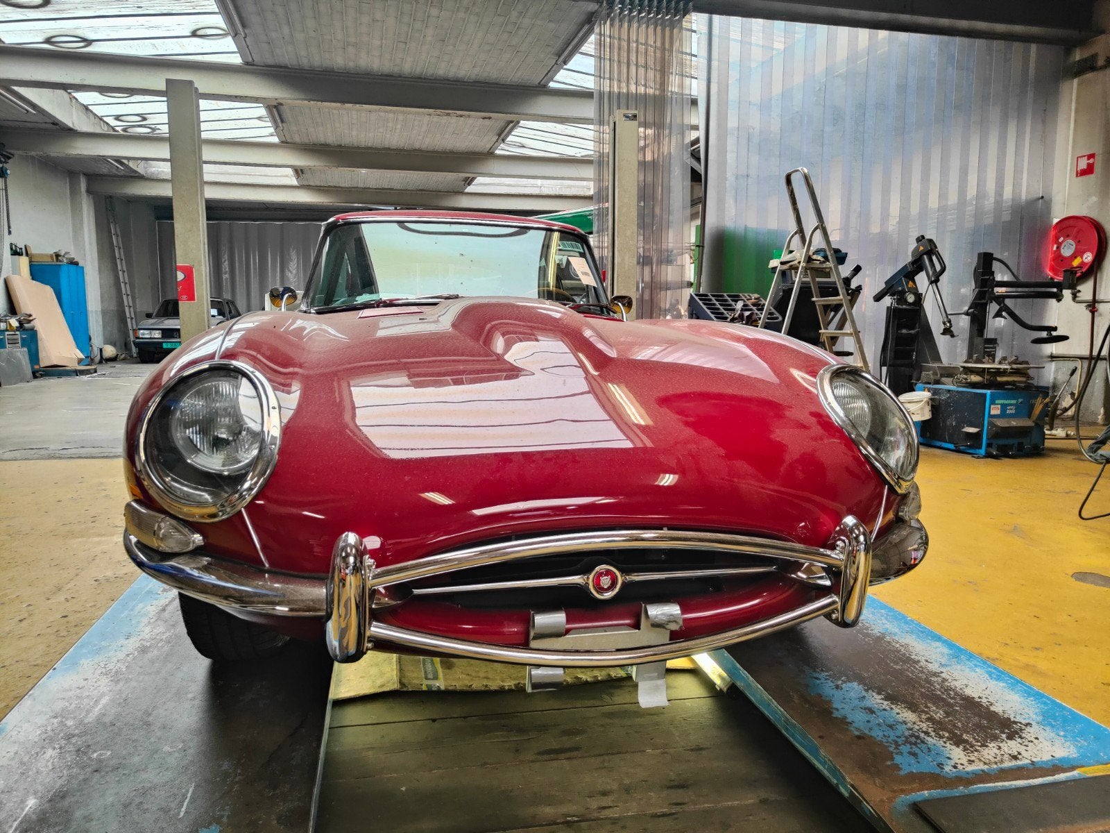 Jaguar e-type Originele koplamp glazen met randen en rubbers, Auto-onderdelen, Ophalen of Verzenden, Jaguar, Bumper