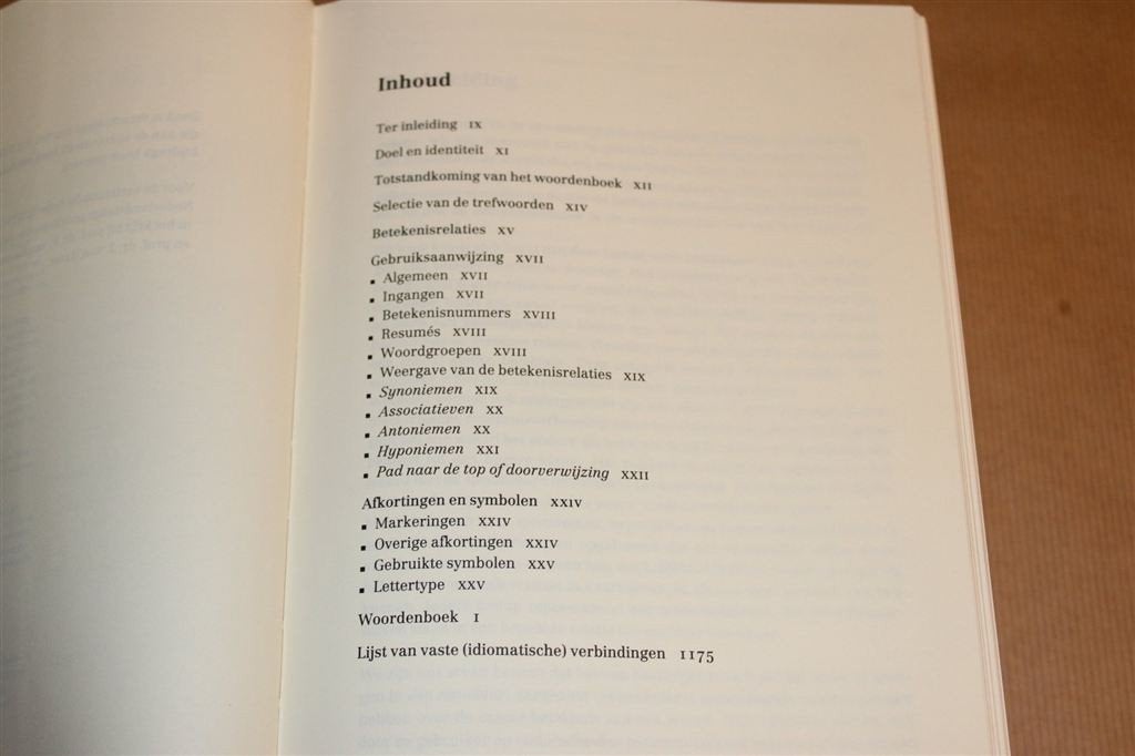 Van Dale Groot Synoniemen Woordenboek — Hét Standaardwerk, Boeken, Ophalen of Verzenden, Gelezen, Van Dale, Nederlands