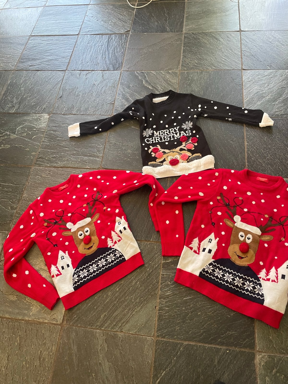 Kersttruien: 2x Rood (S, L) & 1x Zwart (11/12 jr), Kleding | Dames, Ophalen, Lange mouw, Maat 36 (S), Gedragen