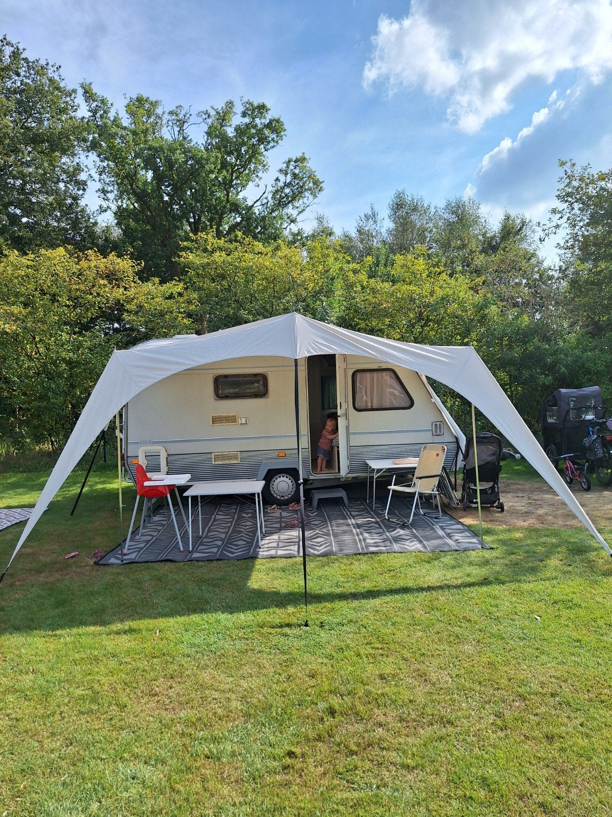 Beyerland Vitesse 430 Caravan met dubbel stapelbed, Caravans en Kamperen, Caravans, Treinzit, Particulier, 4 tot 5 meter, Beyerland