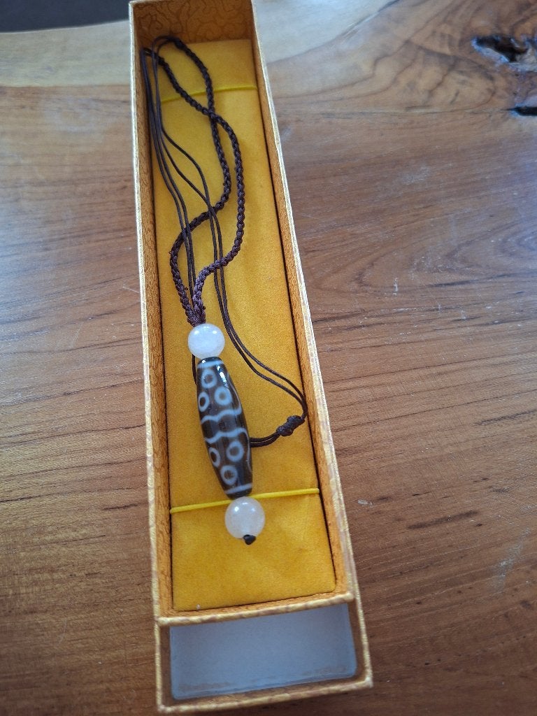 Tibetaanse dzi kralen hanger, Sieraden, Tassen en Uiterlijk, Kettingen, Ophalen of Verzenden, Zo goed als nieuw, Steen of Mineraal