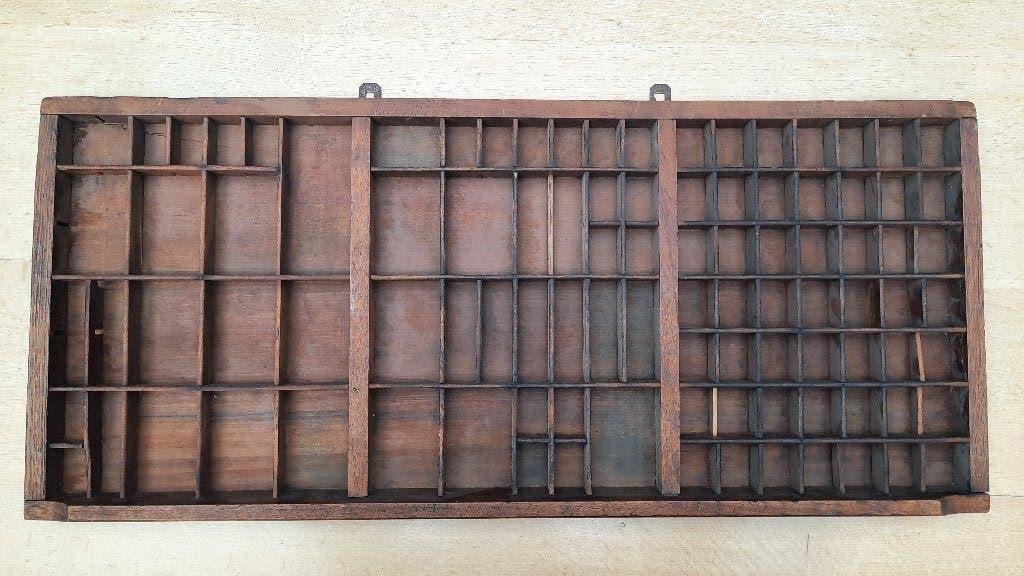 Antieke houten letterbak, Ophalen