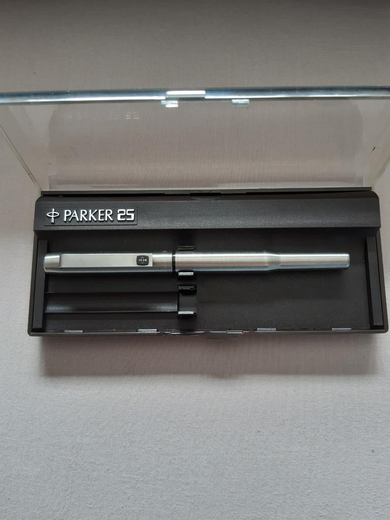 Parker 25 Mark 1 medium nieuw in doos., Verzamelen, Pennenverzamelingen, Ophalen of Verzenden, Nieuw, Vulpen, Parker