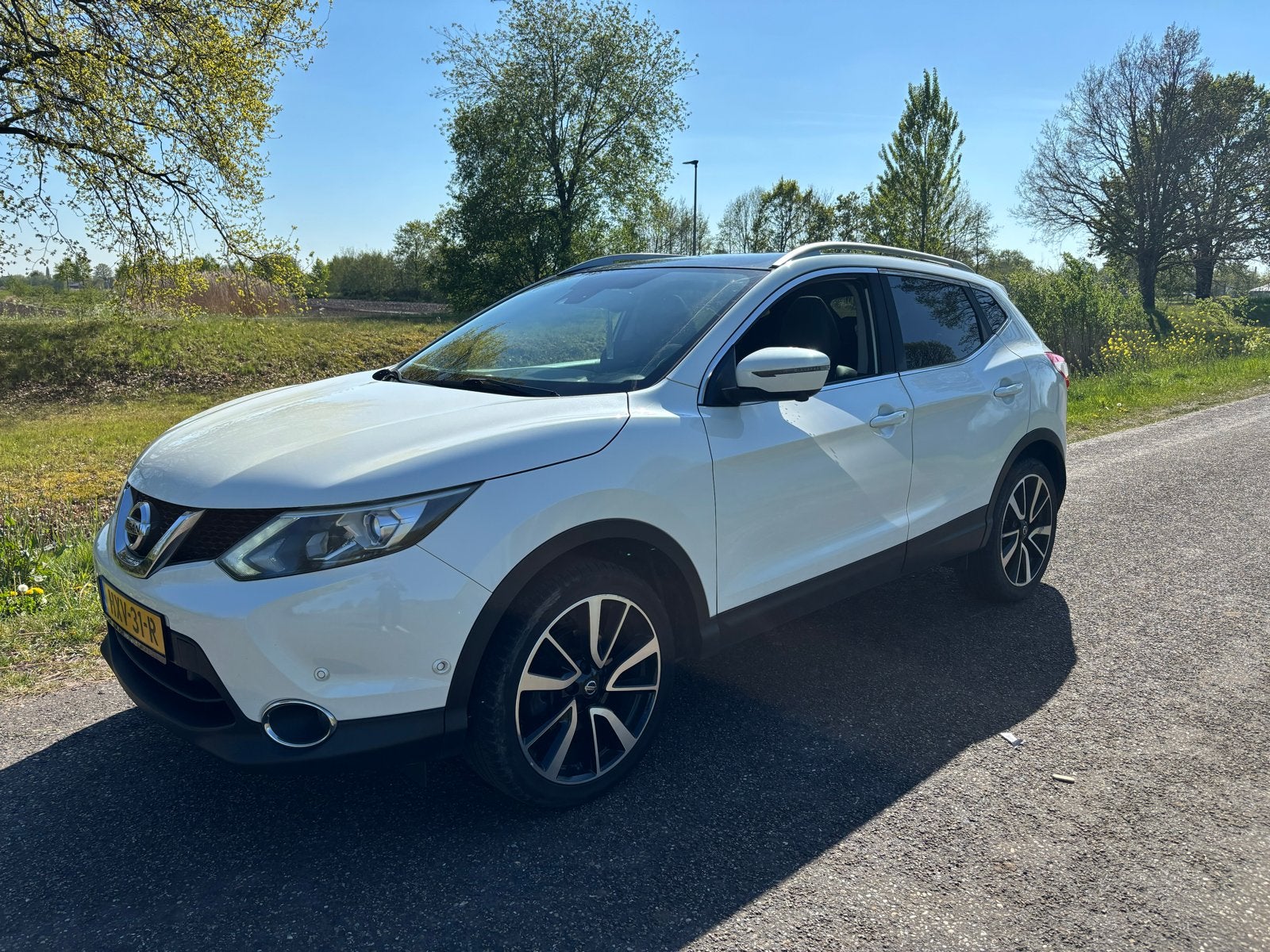 Nissan Qashqai 1.2 Dig-t 85KW 2WD 2017 Wit, Auto's, Nissan, Voorwielaandrijving, 4 cilinders, Wit, Leder
