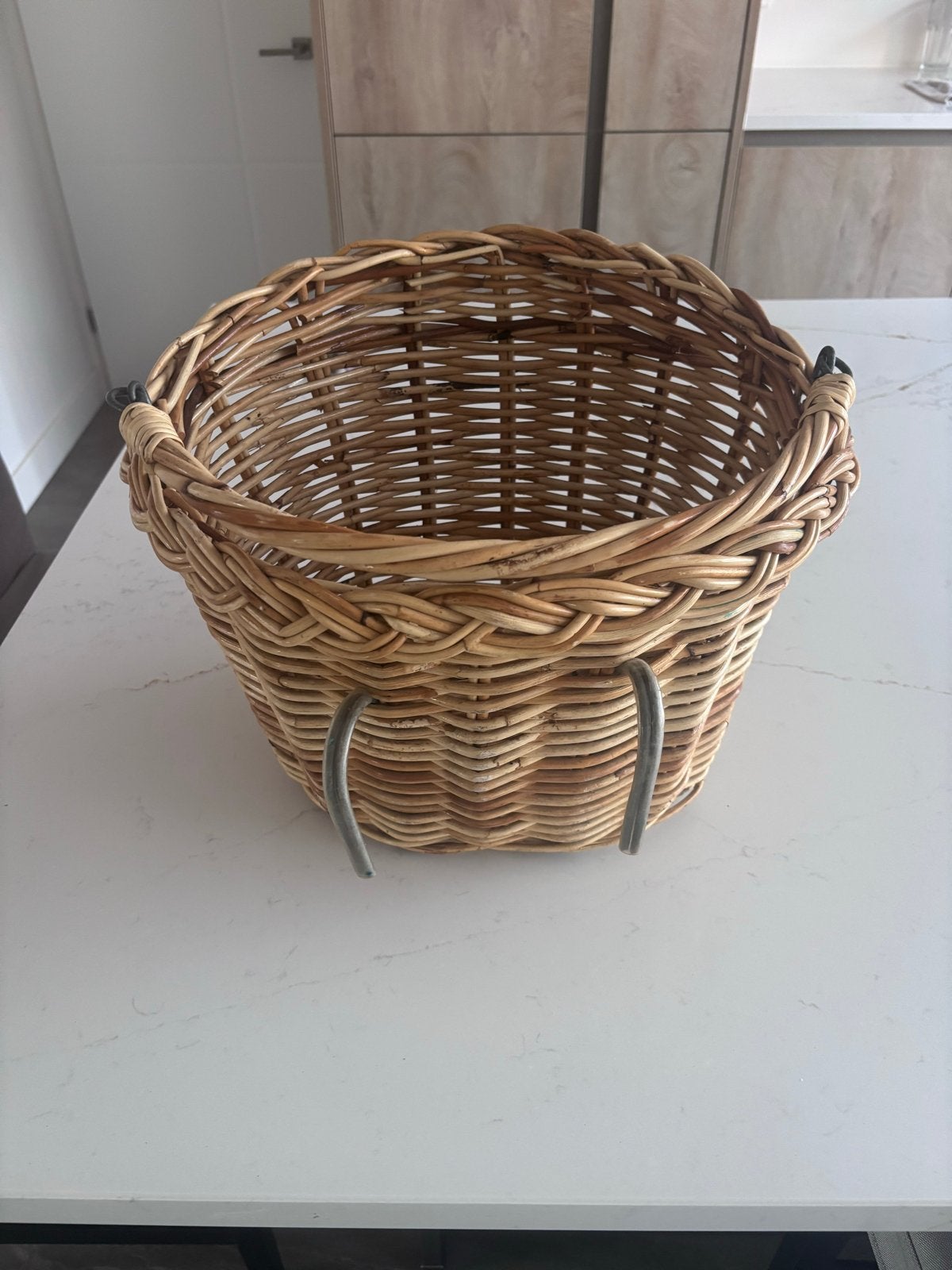 Rotan fietsmand voorop - Gebruikt, Ophalen of Verzenden, Gebruikt, Fietsmand, Stuurbevestiging