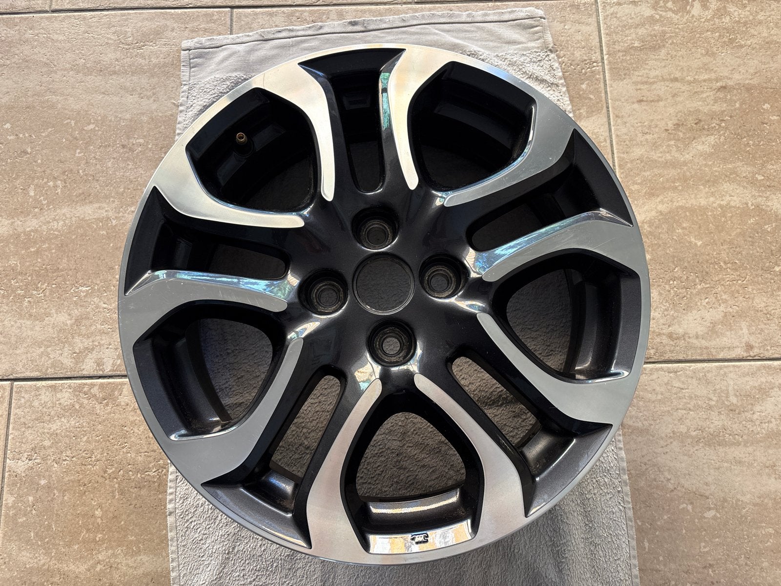 Mazda 2 Skyactiv 2017 16 inch velg - Zeer nette staat, Ophalen, Gebruikt, 16 inch, Velg(en)
