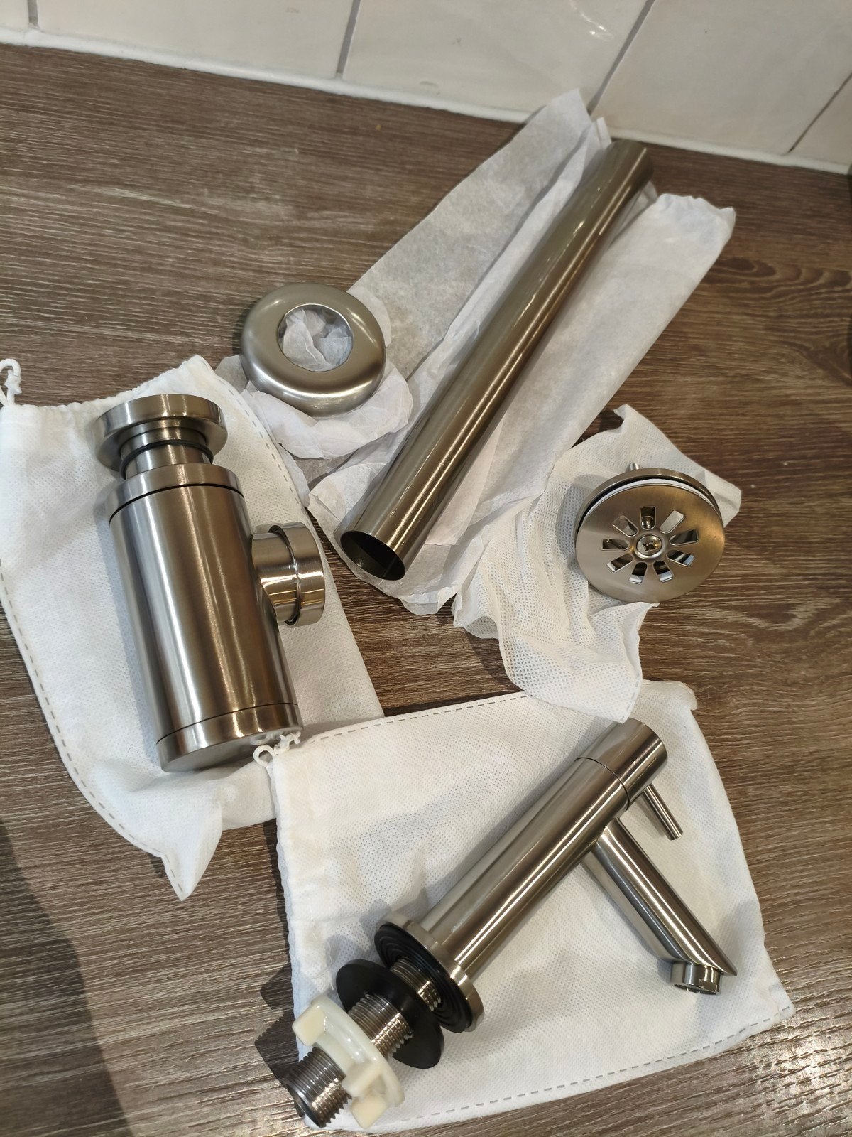 Nieuwe RVS fonteinkraan en Afvoer Set, Ophalen of Verzenden, Nieuw, Rvs, Kraan