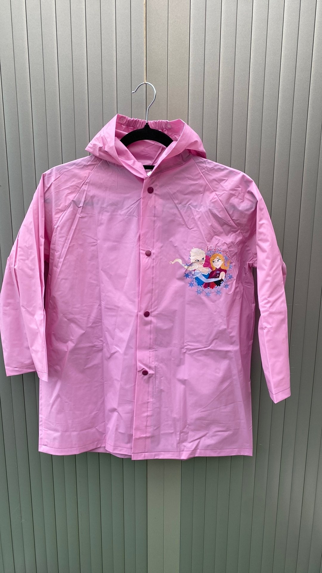 Disney Frozen regenjas 128 roze, Kinderen en Baby's, Kinderkleding | Maat 128, Ophalen of Verzenden, Nieuw, Meisje, Jas