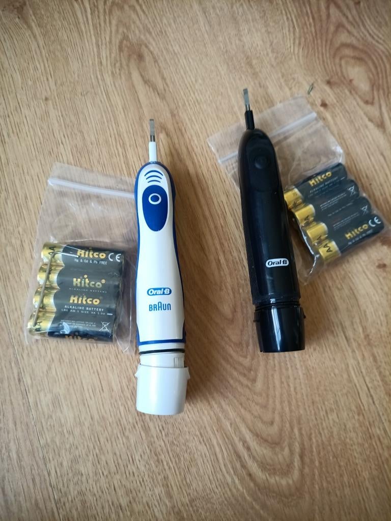 Oral B, Ophalen of Verzenden, Zo goed als nieuw, Tandenborstel