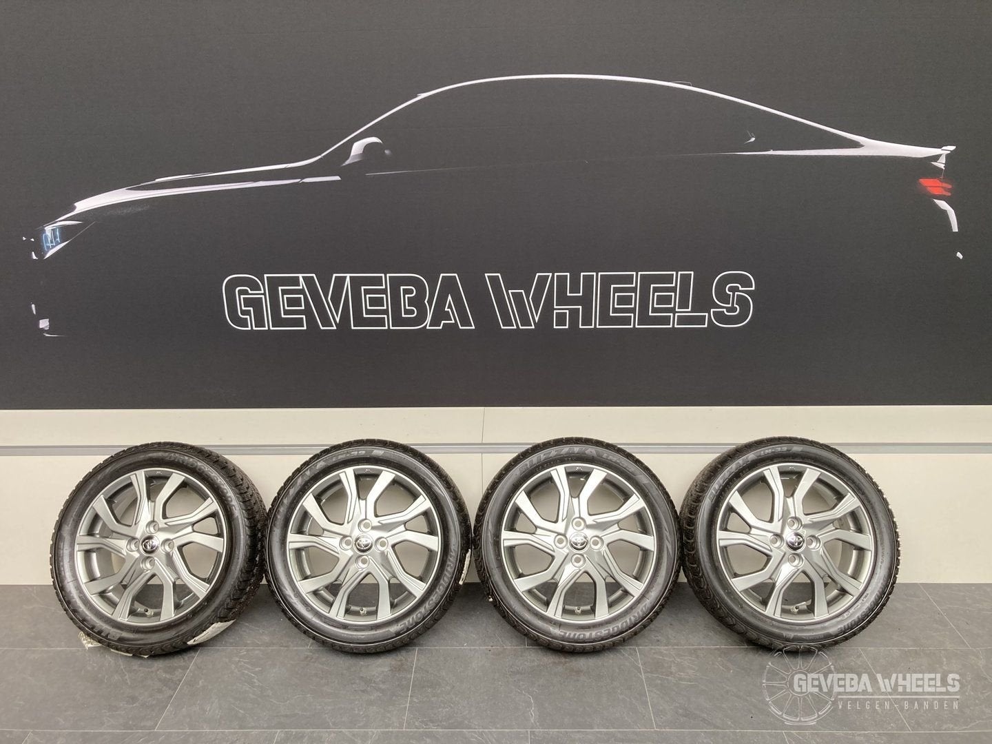 16” originele Toyota Yaris (tot 2020) velgen + winterbanden, Auto-onderdelen, Banden en Velgen, Gebruikt, -, Banden en Velgen