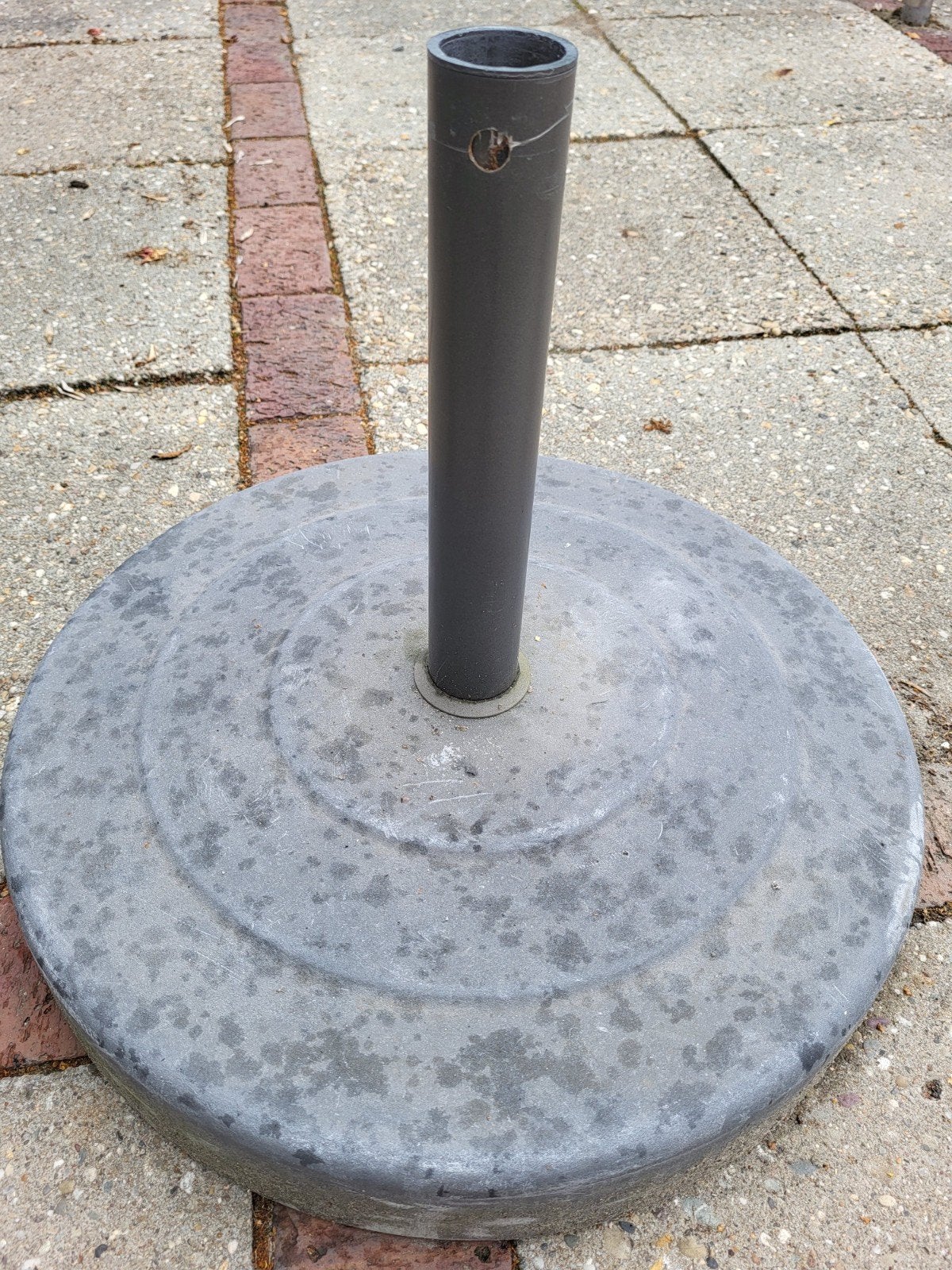 Betonnen parasolvoet  doorsnee buis 4 cm, Ophalen, Gebruikt, Minder dan 1 meter, Parasolvoet