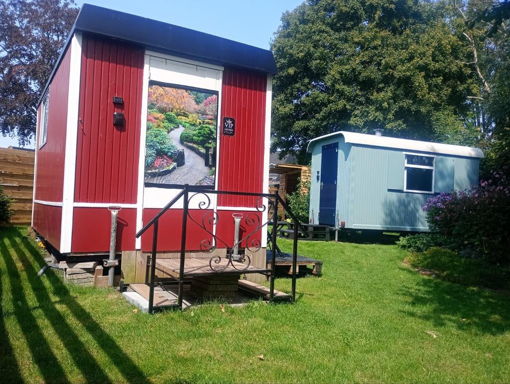 Bijzonder overnachten in 1 van de 2 ingerichte pipowagens, Vakantie