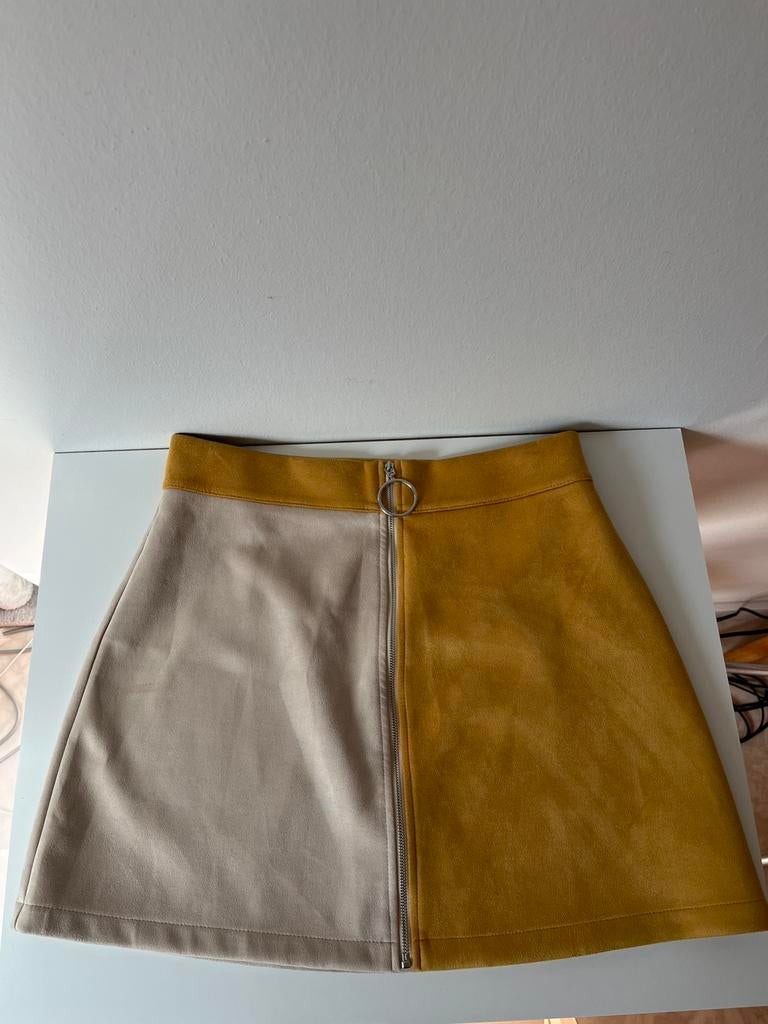 Zara alcantara rok – maat M, Ophalen, Zo goed als nieuw, Beige, Boven de knie
