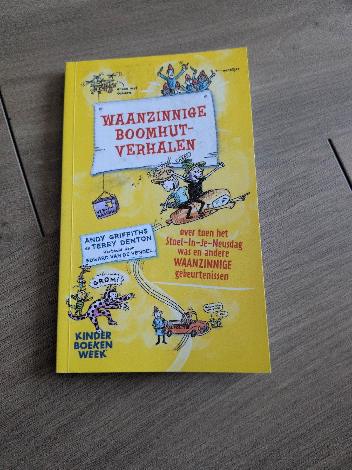 Waanzinnige Boomhut Verhalen - Andy Griffiths & Terry Denton, Boeken, Ophalen of Verzenden, Zo goed als nieuw, Andy Griffiths en Terry Denton