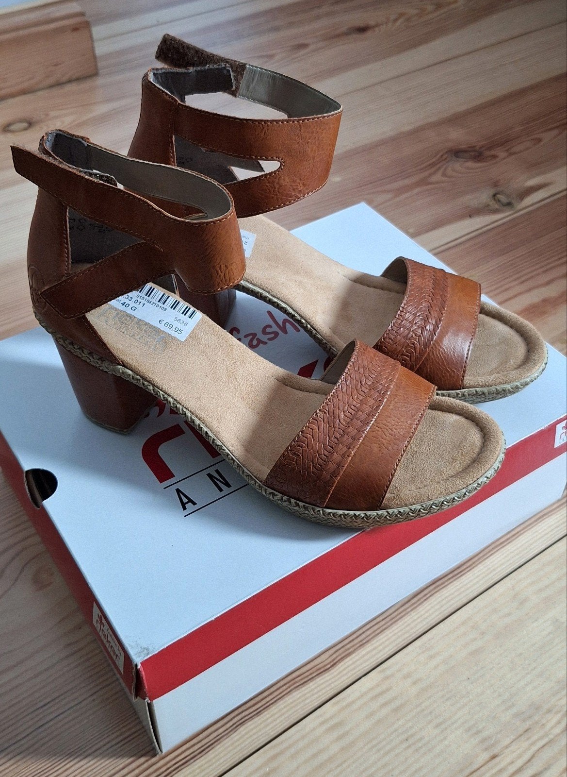 Nieuwe Rieker sandalen cognac maat 40G met zacht voetbed, Bruin, Nieuw, Rieker, Sandalen of Muiltjes