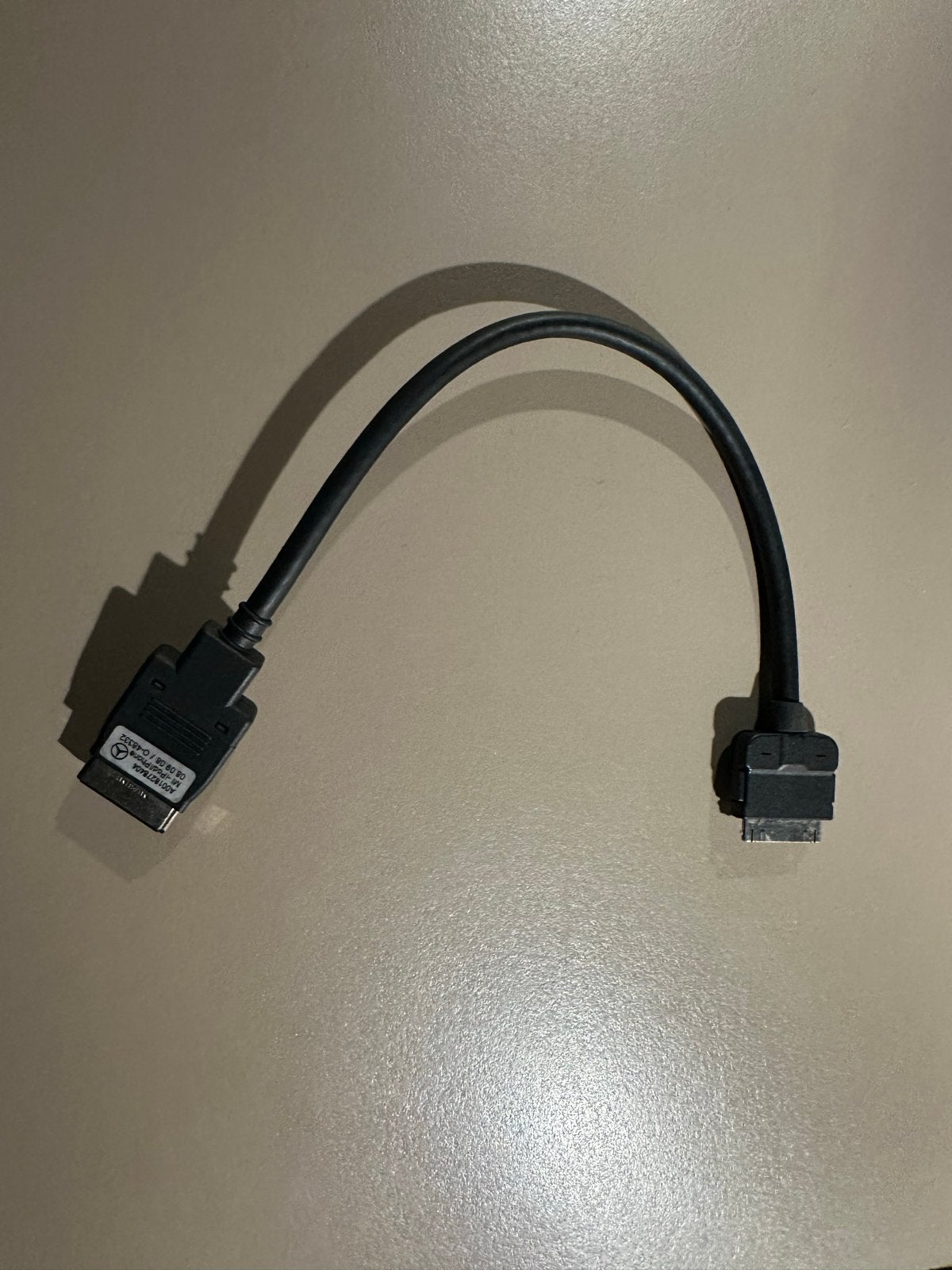 Multimedia kabel iPod/iPhone Mercedes E-250 (2010), Ophalen of Verzenden, Gebruikt, Minder dan 2 meter, Overige kabels