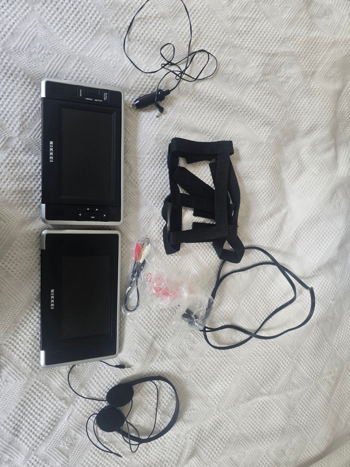 Nikkei Portable DVD Speler met Dubbel Scherm en Accessoires, Gebruikt, Draagbaar, Ophalen of Verzenden, Overige merken