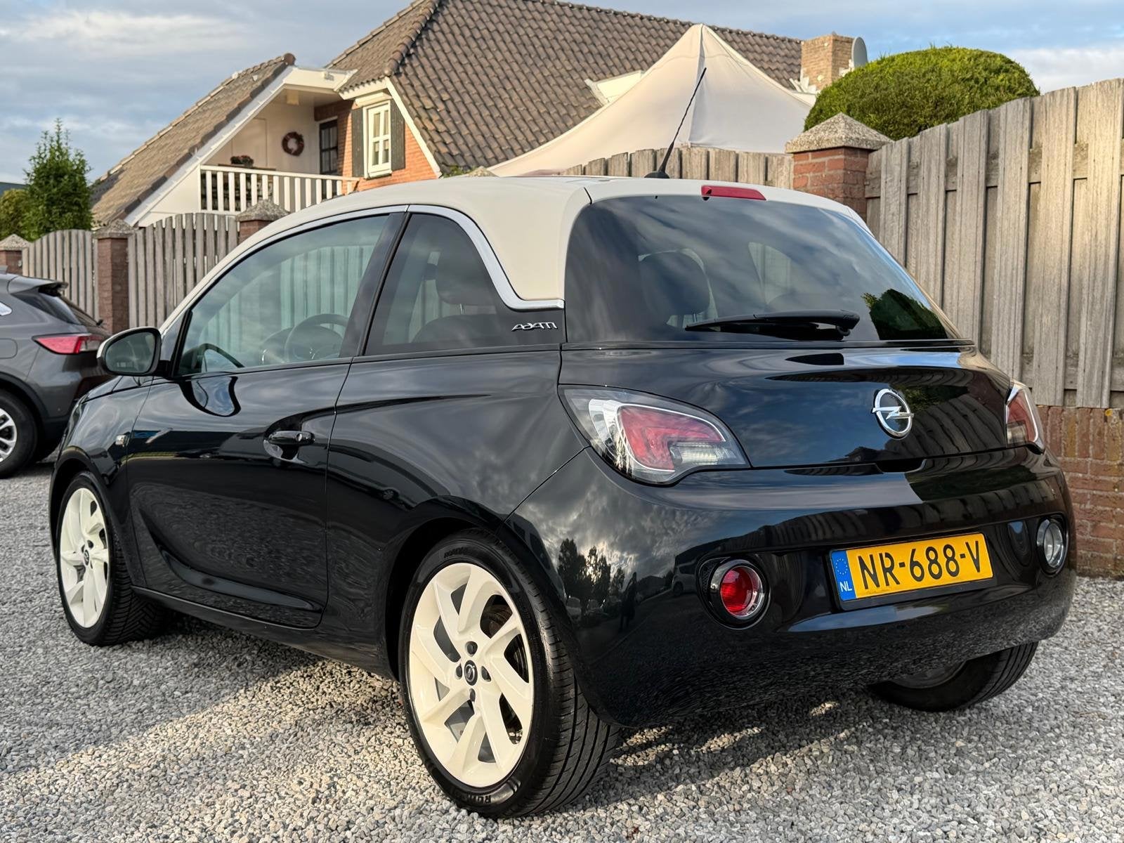 Opel ADAM 1.4 Glam Favourite BLACK&WHITE EDITION CLIMATECONT, Auto's, Voorwielaandrijving, Dealer onderhouden, 4 cilinders, 4 stoelen