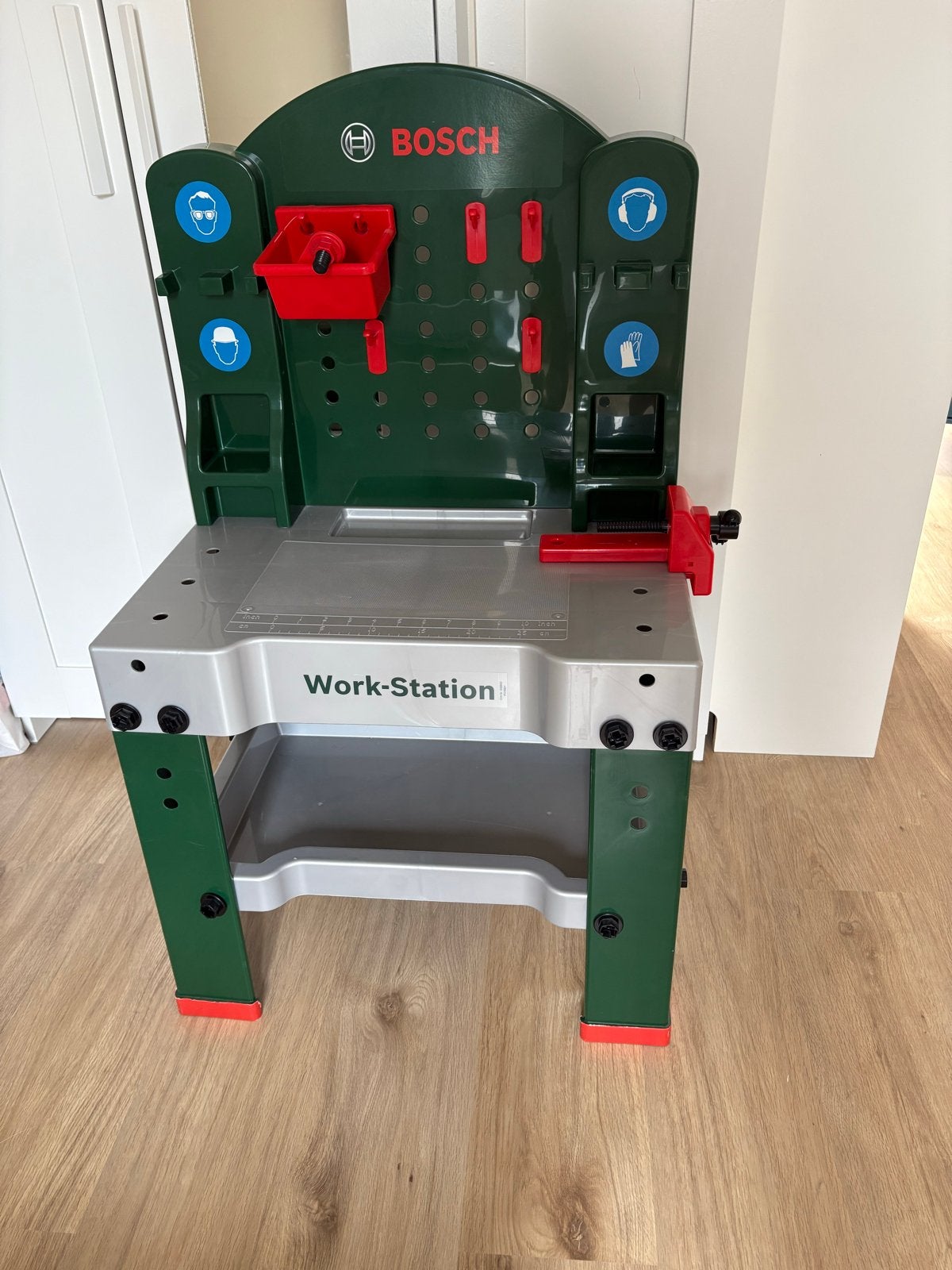 Bosch Work-Station Speelgoed Werkbank voor Kinderen, Ophalen, Zo goed als nieuw, Knutselen