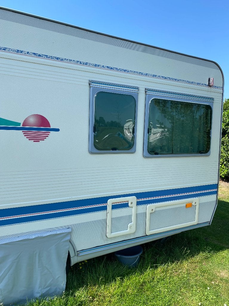 Adria caravan met nieuwe voortent, Kachel, Treinzit, Particulier, Adria