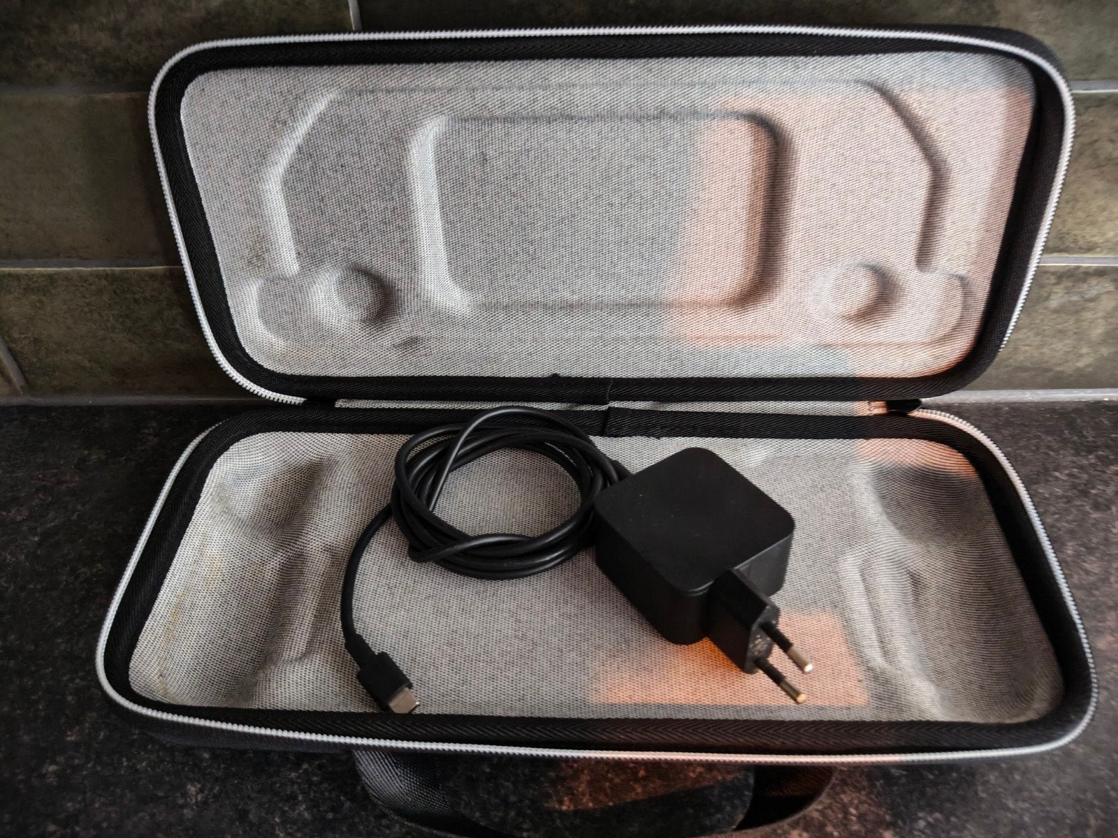 Foto 4 van Steam Deck LCD 512GB met beschermhoes - Zo goed als nieuw.