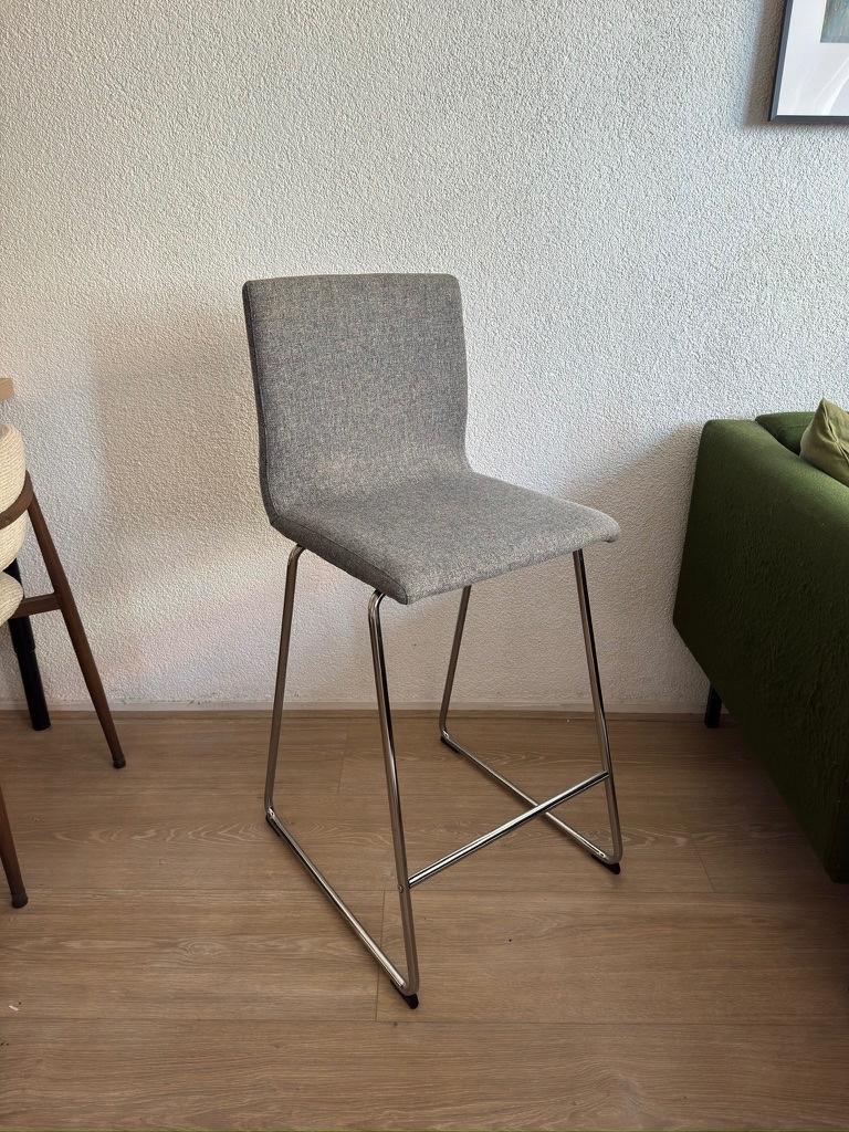 Barstoel / eetkamerstoel Ikea Volfgang grijs, Ophalen, Zo goed als nieuw, Stof, Minimalistisch