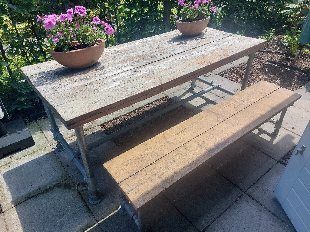 Steigerhouten tafel + bankje, met ijzeren poten, Huis en Inrichting, Ophalen, Gebruikt, 50 tot 100 cm, Industrieel