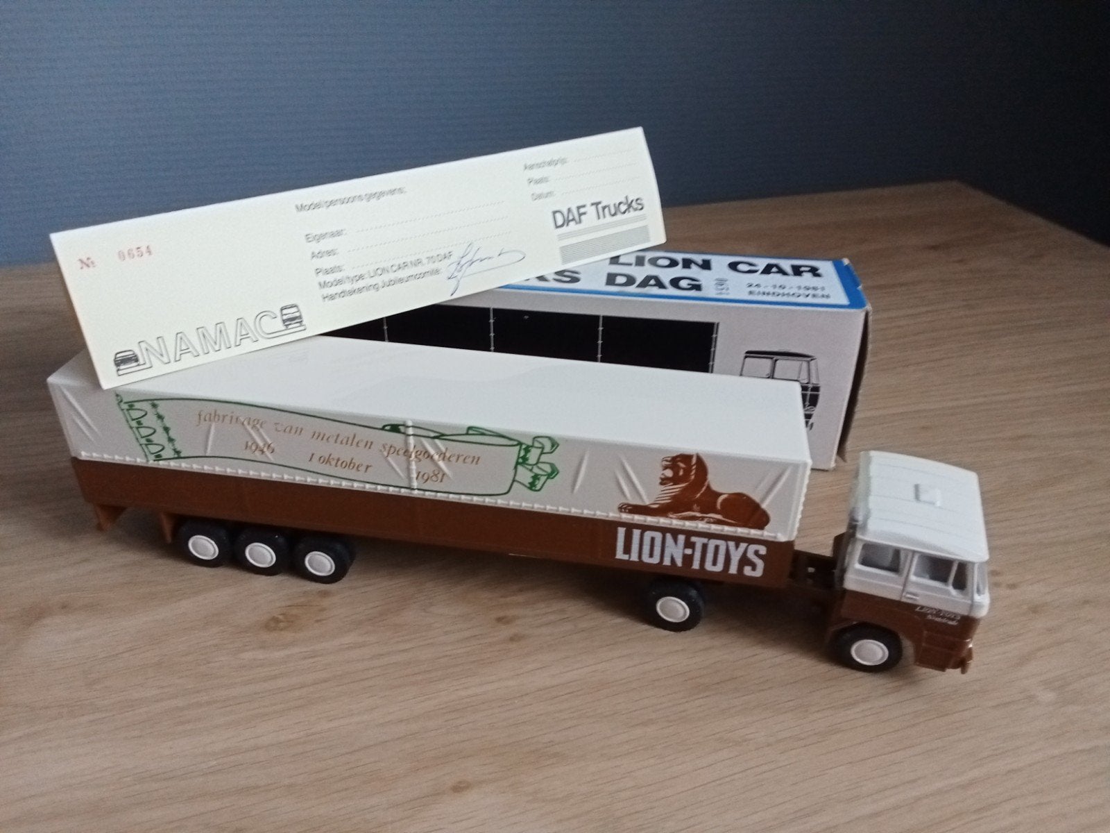 Daf Lion car., Ophalen of Verzenden, Zo goed als nieuw, Bus of Vrachtwagen, Lion Toys