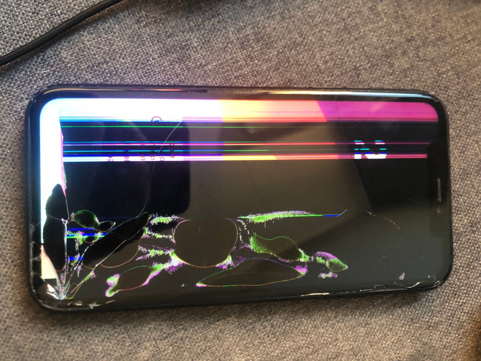 Kapot iPhone XR - Voor onderdelen of reparatie, Ophalen, Zwart, IPhone XR, 82 %