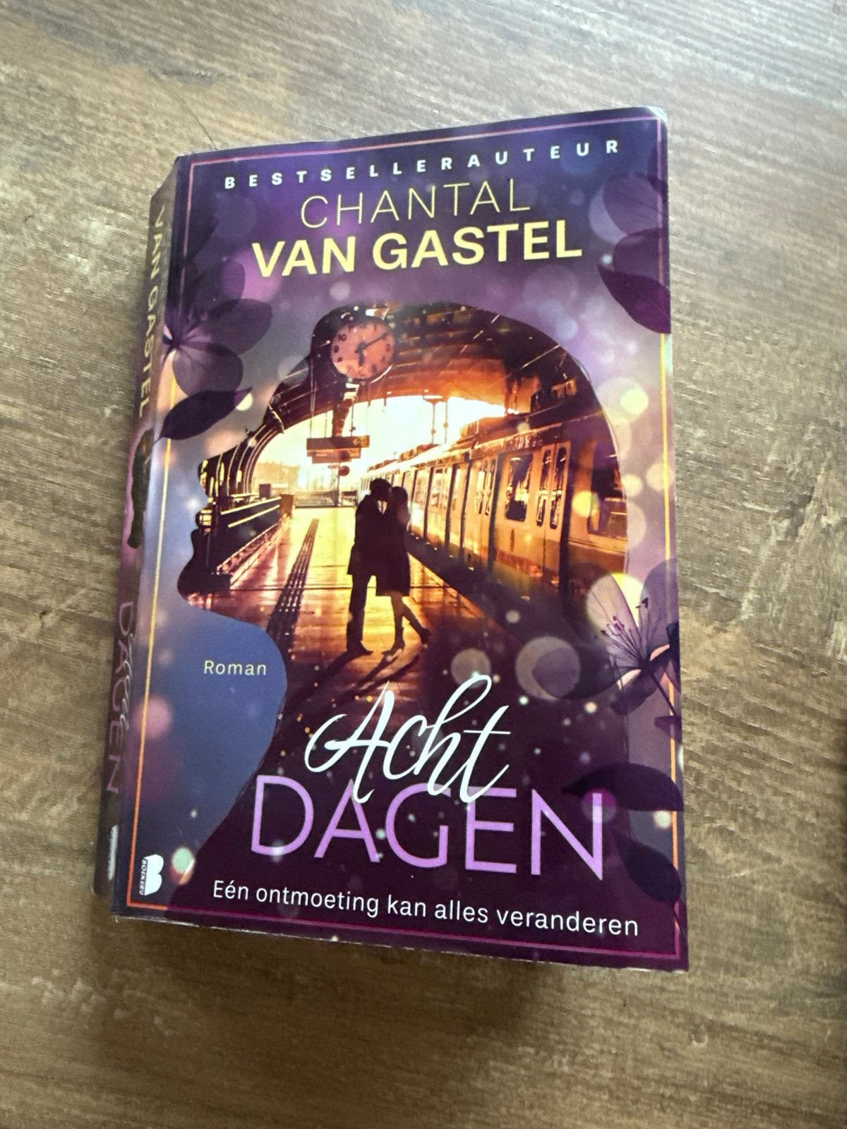 Acht Dagen - Chantal van Gastel (Roman), Ophalen of Verzenden, Zo goed als nieuw, Nederland