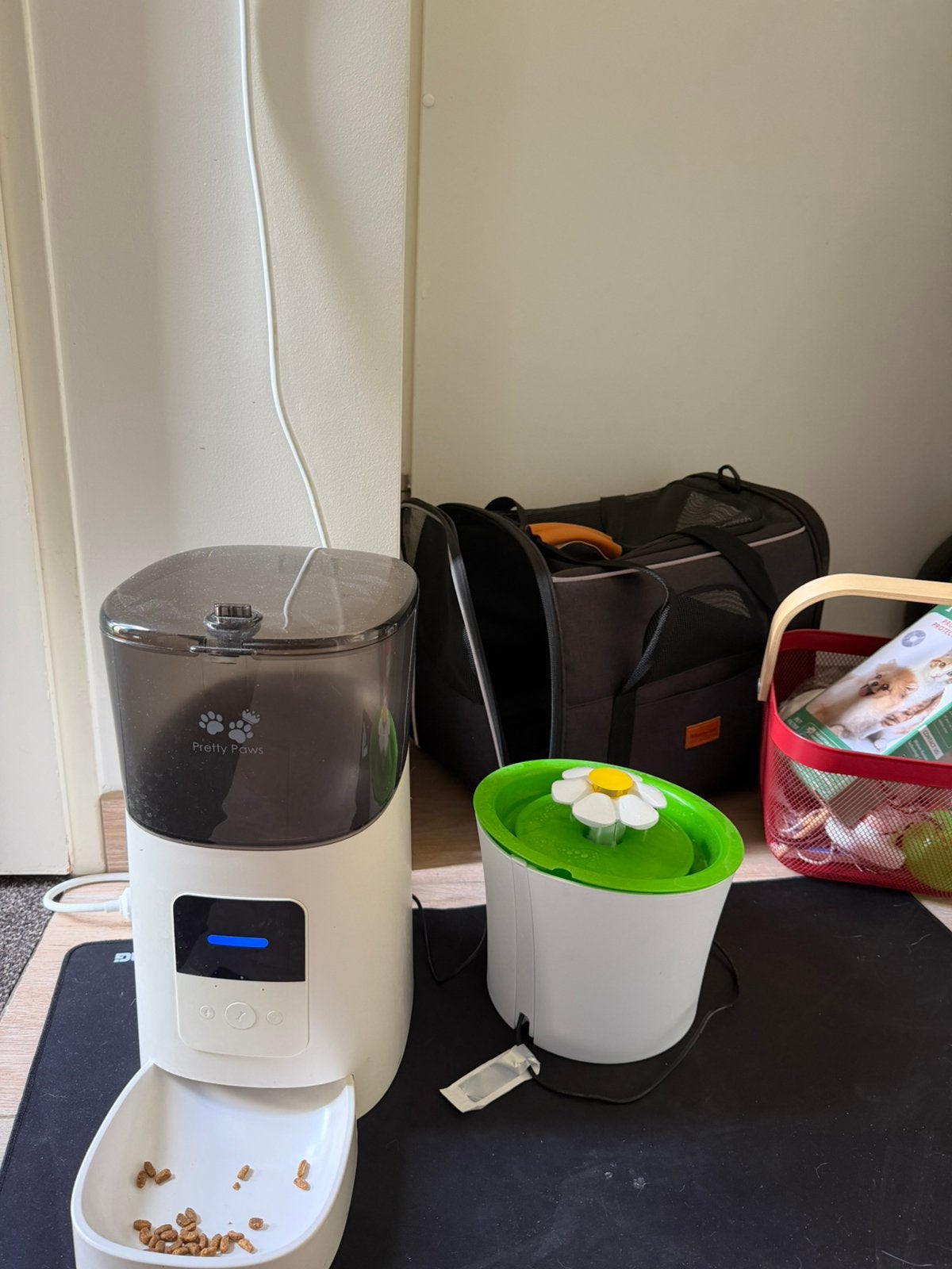 Katvoerbakken drinkbakken kattenmand, Ophalen, Zo goed als nieuw