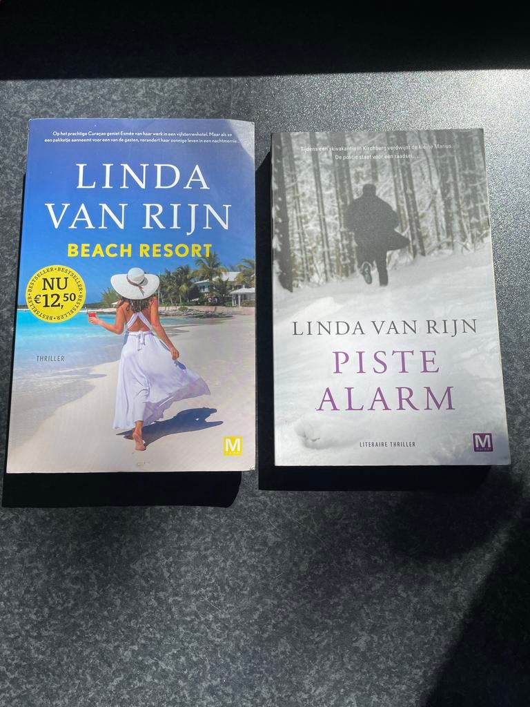 Linda van Rijn - Beach Resort & Piste Alarm (2 thrillers), Ophalen of Verzenden, Gelezen