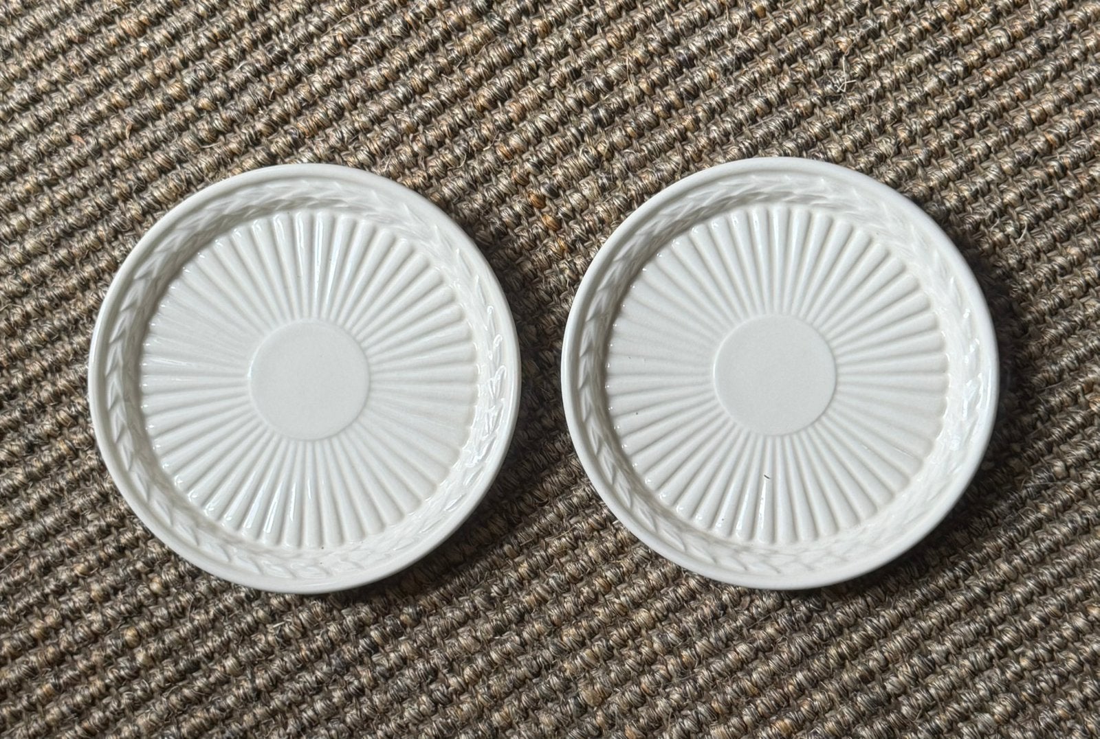 Mooie Wedgwood Edme onderzetter / coaster. Queen's ware, Ophalen of Verzenden, Nieuw, Aardewerk, Overige typen