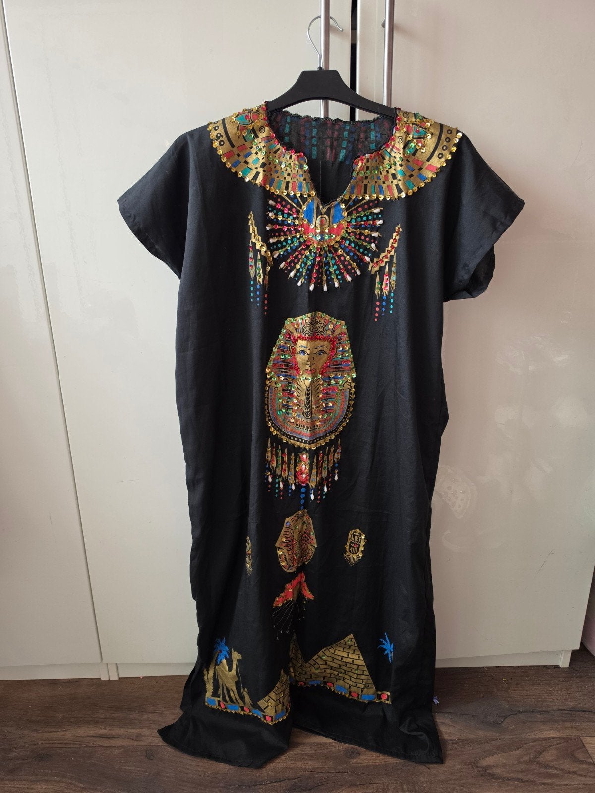 Zwarte Kaftan met Egyptische print en pailletten, Kleding | Dames, Zwart, Ophalen of Verzenden, Onder de knie, Onbekend