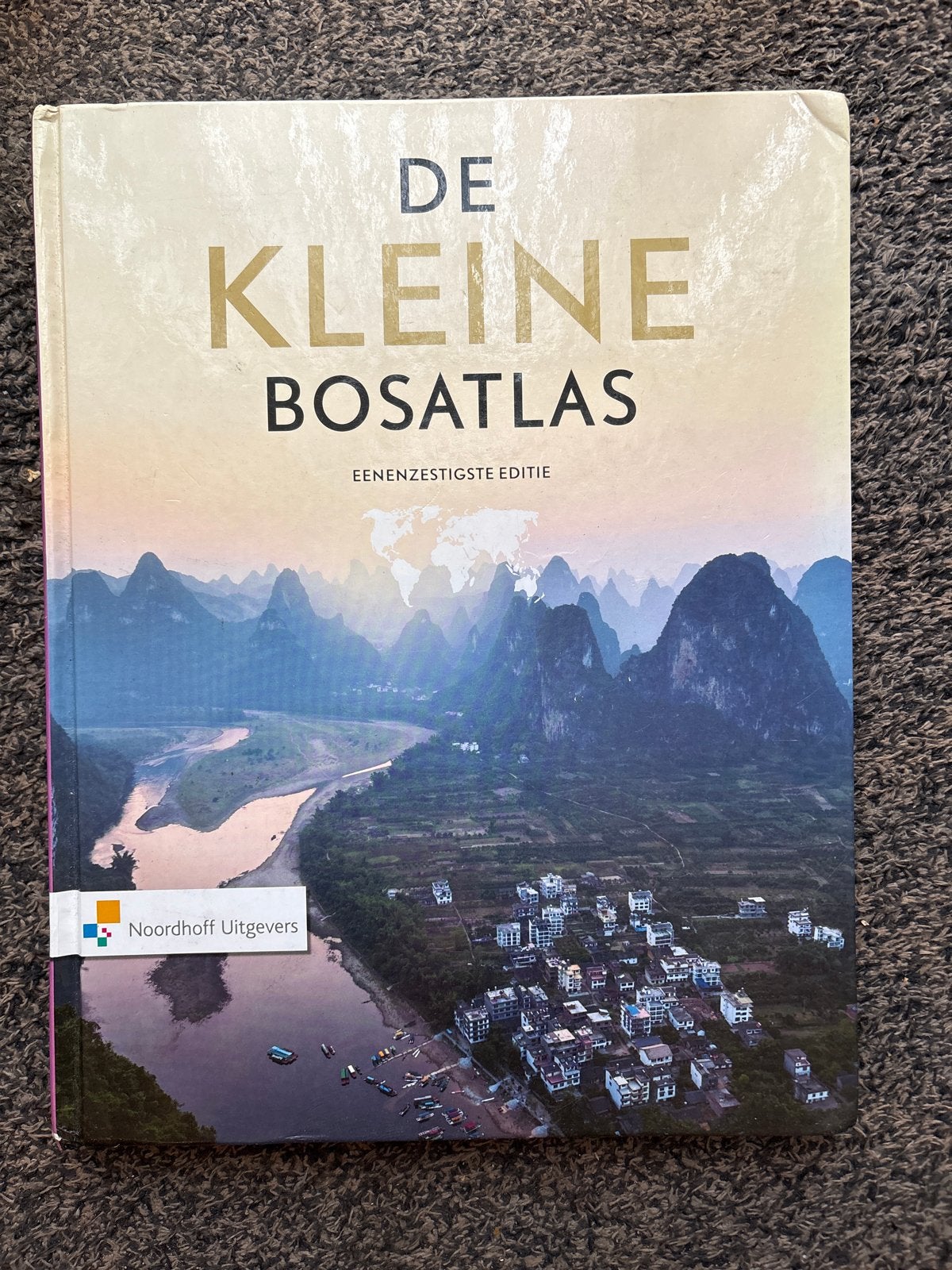 De Kleine Bosatlas - Eenenzestigste Editie, Boeken, Bosatlas, 2000 tot heden, Ophalen of Verzenden, Zo goed als nieuw